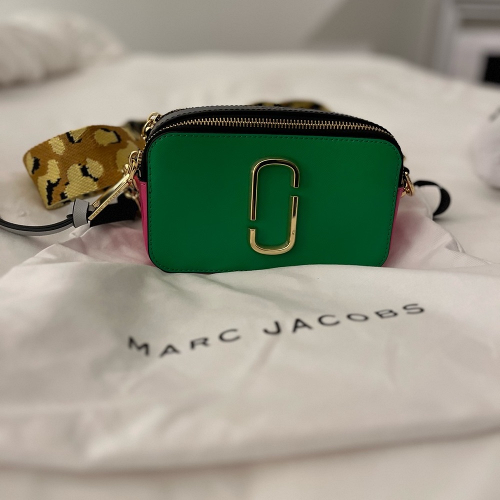 Marc Jacob’s snapshot crossbody - mint condition.